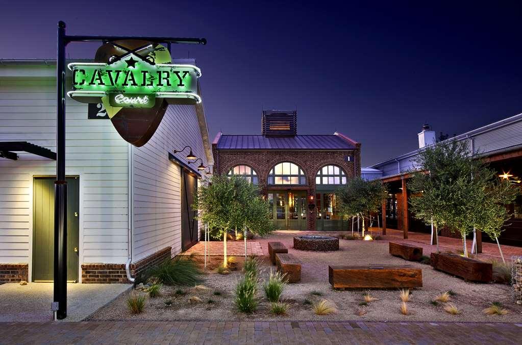 Cavalry Court, By Valencia Hotel Collection Колледж-Стейшн Экстерьер фото