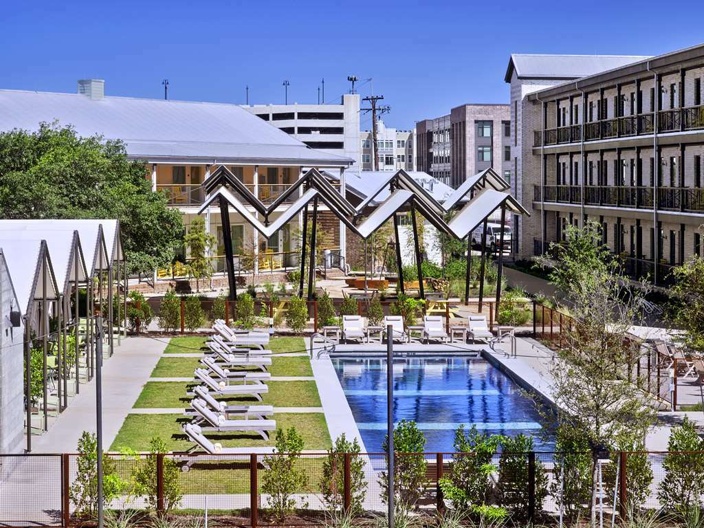 Cavalry Court, By Valencia Hotel Collection Колледж-Стейшн Экстерьер фото